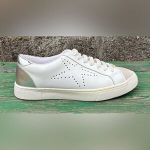Steve Madden Sneakers Women’s US Sz 7.5 M White Leather Upper Lined Rubber Sole